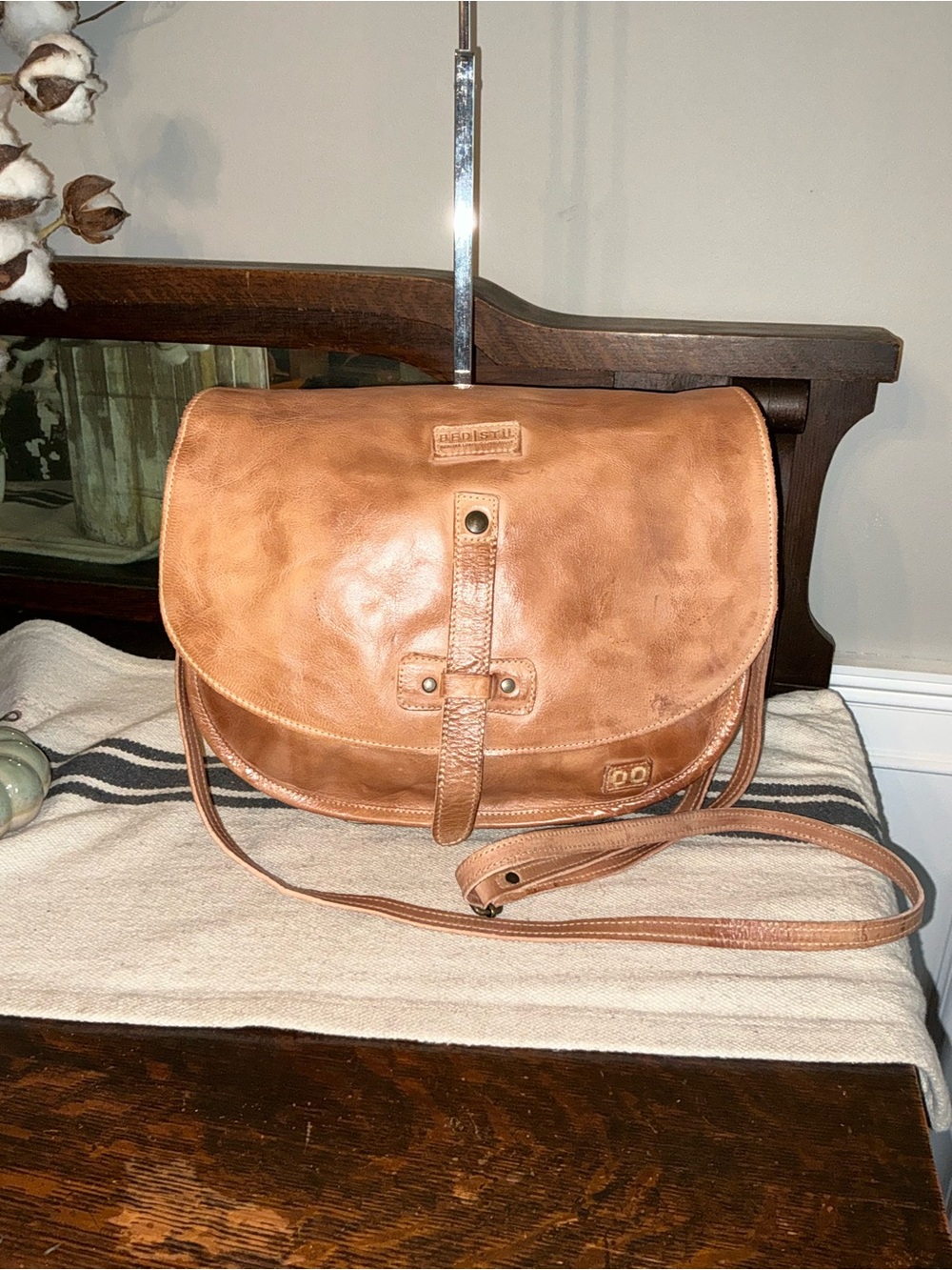 NWOT Bed Stu Leather Sequioa Saddle Bag Crossbody Clutch Tan Rustic MSRP $375